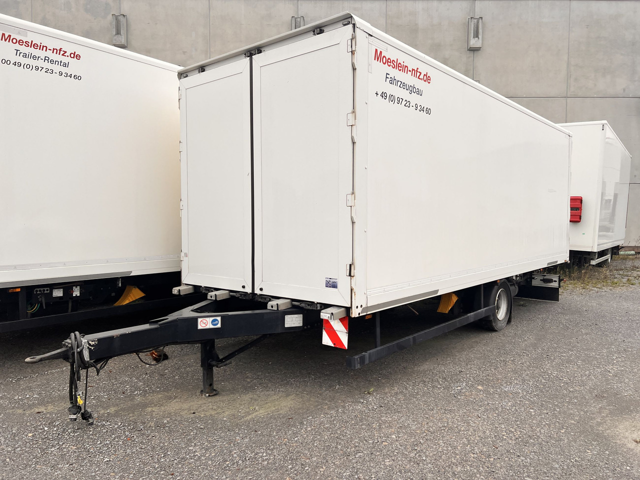 Möslein EK 1- D 7,3 1 Achs Kofferanhänger Durchladen7,08 m lang - Kapalı karoser römork: fotoğraf 2 Möslein EK 1- D 7,3 1 Achs Kofferanhänger Durchladen7,08 m lang - Kapalı karoser römork: fotoğraf 2