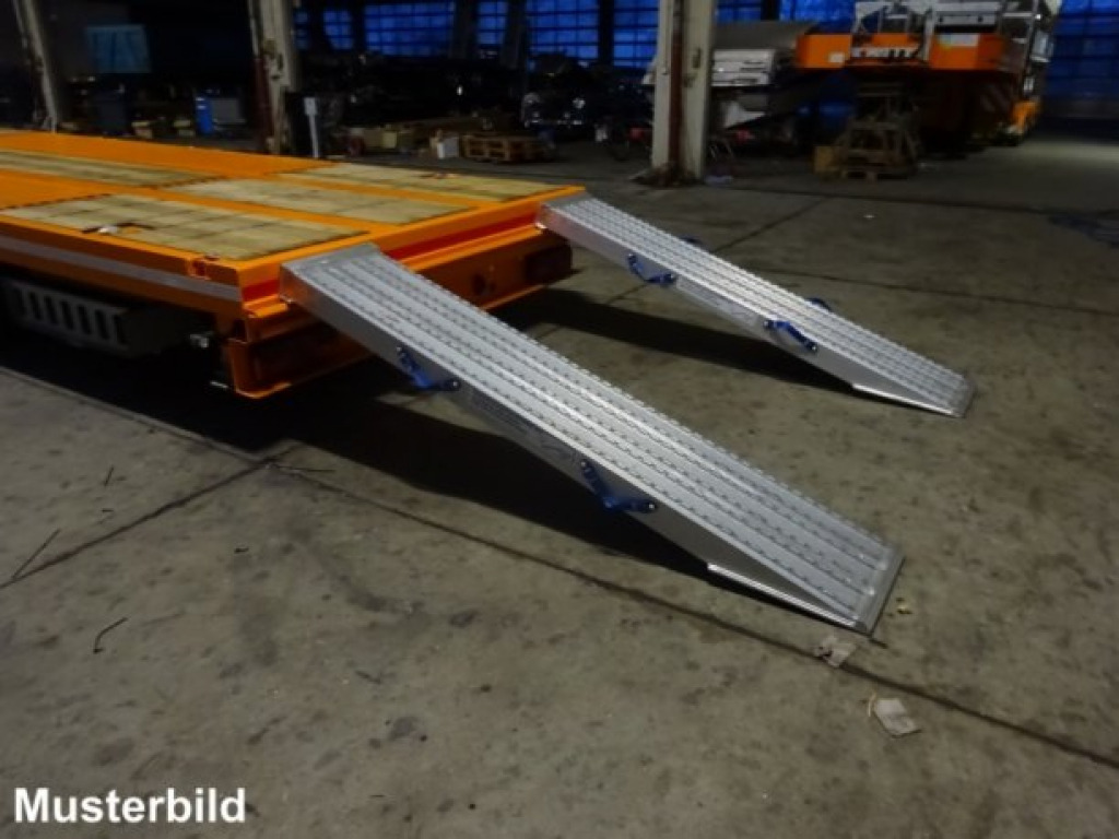 Möslein ST 3 Plato 8,7 3 Achs Satteltieflader Plato 45 t GGfür Fertigteile, Baumaschinen - Alçak çerçeveli platform dorse: fotoğraf 2 Möslein ST 3 Plato 8,7 3 Achs Satteltieflader Plato 45 t GGfür Fertigteile, Baumaschinen - Alçak çerçeveli platform dorse: fotoğraf 2