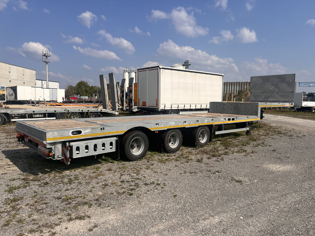 Möslein ST 3 Plato 8,7 3 Achs Satteltieflader Plato 45 t GGfür Fertigteile, Baumaschinen - Alçak çerçeveli platform dorse: fotoğraf 3 Möslein ST 3 Plato 8,7 3 Achs Satteltieflader Plato 45 t GGfür Fertigteile, Baumaschinen - Alçak çerçeveli platform dorse: fotoğraf 3