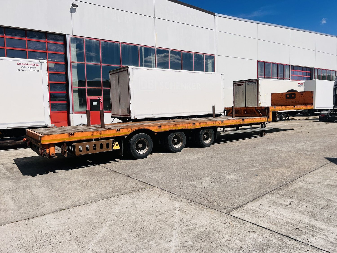 Möslein STO 3 Schwebheim 3 Achs Satteltieflader Plato 45 t GGfür Fertigteile, Baumaschinen oder Container - Alçak çerçeveli platform dorse: fotoğraf 2 Möslein STO 3 Schwebheim 3 Achs Satteltieflader Plato 45 t GGfür Fertigteile, Baumaschinen oder Container - Alçak çerçeveli platform dorse: fotoğraf 2