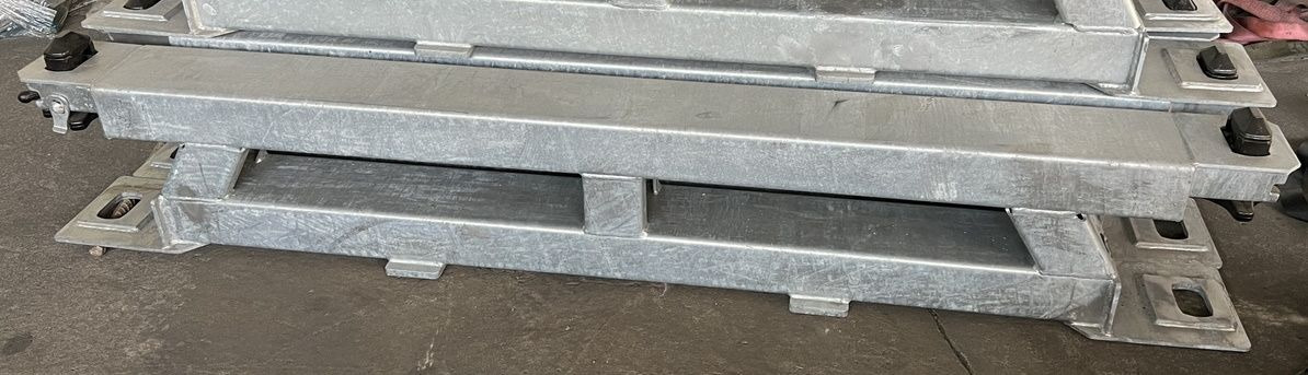 Müller Mitteltal Ausgleichsbock für Satteltieflader incl. Conatinerverschlüssen - Alçak çerçeveli platform dorse: fotoğraf 1 Müller Mitteltal Ausgleichsbock für Satteltieflader incl. Conatinerverschlüssen - Alçak çerçeveli platform dorse: fotoğraf 1