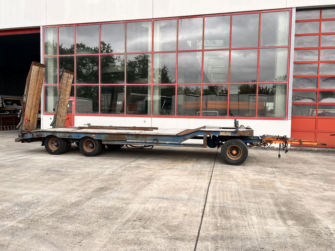 Müller Mitteltal T3 3 Achs Tieflader mit ABS - Alçak çerçeveli platform römork: fotoğraf 4 Müller Mitteltal T3 3 Achs Tieflader mit ABS - Alçak çerçeveli platform römork: fotoğraf 4