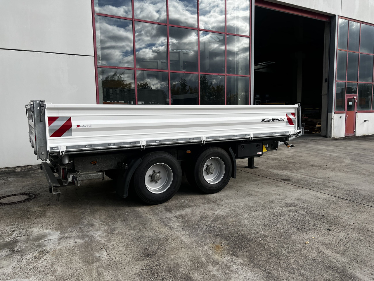 Müller Mitteltal TA-2 14,4 t Tandemkipper- Tieflader Breitbereifung NEUWERTIG - Damperli römork: fotoğraf 4 Müller Mitteltal TA-2 14,4 t Tandemkipper- Tieflader Breitbereifung NEUWERTIG - Damperli römork: fotoğraf 4