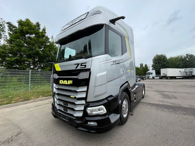 DAF XG+ 480 FT 75 Jahre DAF Edition "Limitiert" DAF XG+ 480 FT 75 Jahre DAF Edition - Çekici: fotoğraf 2 DAF XG+ 480 FT 75 Jahre DAF Edition "Limitiert" DAF XG+ 480 FT 75 Jahre DAF Edition - Çekici: fotoğraf 2