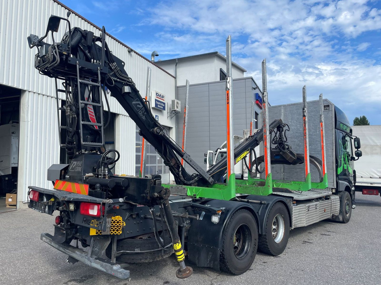 DAF FAT XF 530 SSC, Holztransport, Greifer mit Säge - Tomruk kamyonu, Vinçli kamyon: fotoğraf 3 DAF FAT XF 530 SSC, Holztransport, Greifer mit Säge - Tomruk kamyonu, Vinçli kamyon: fotoğraf 3