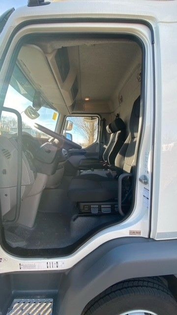 DAF LF 210 8t Pritsche-Plane LBW Tageszulassung DAF FA LF 210 08t Spier Pritsche-Plane - Tenteli kamyon: fotoğraf 5 DAF LF 210 8t Pritsche-Plane LBW Tageszulassung DAF FA LF 210 08t Spier Pritsche-Plane - Tenteli kamyon: fotoğraf 5