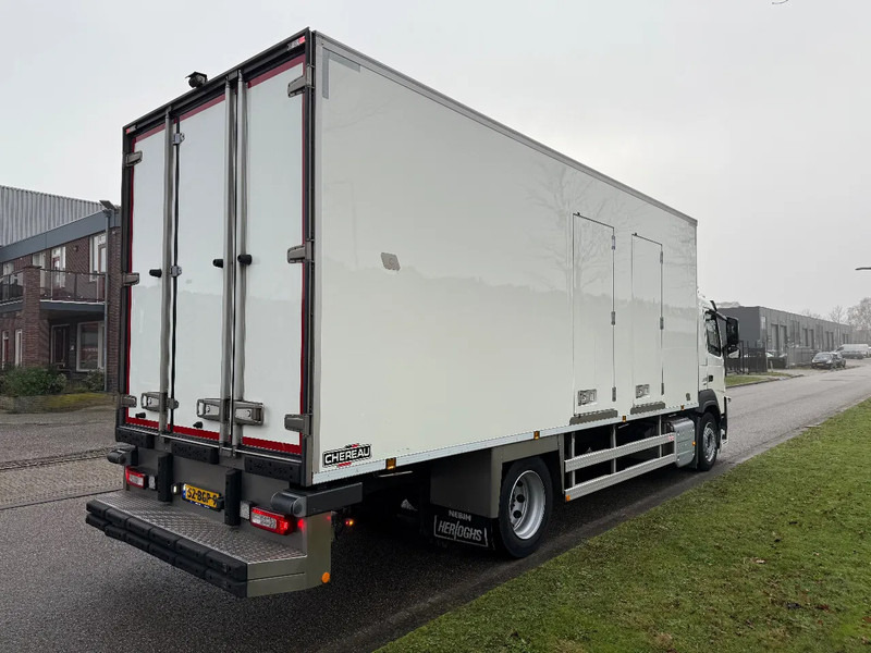 Volvo FM 330 chereau 2015 + carrier 850 - Refrijeratör kamyon: fotoğraf 3 Volvo FM 330 chereau 2015 + carrier 850 - Refrijeratör kamyon: fotoğraf 3