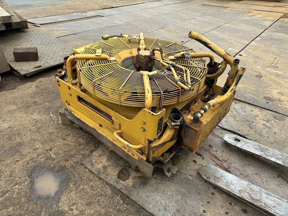 CAT 950g radiator - Radyatör - İş makinaları: fotoğraf 1 CAT 950g radiator - Radyatör - İş makinaları: fotoğraf 1