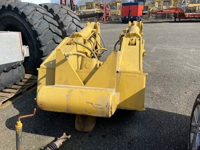 CAT D 8 R Ripper - Işlema makinası - İş makinaları: fotoğraf 2 CAT D 8 R Ripper - Işlema makinası - İş makinaları: fotoğraf 2