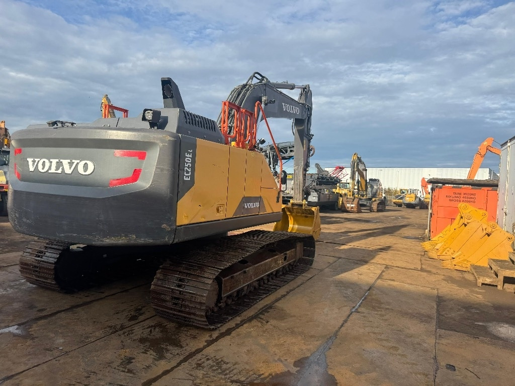 Volvo EC 250 EL - Paletli ekskavatör: fotoğraf 5 Volvo EC 250 EL - Paletli ekskavatör: fotoğraf 5