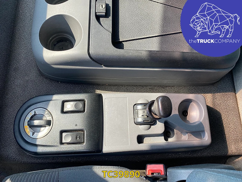 DAF LF 55 220 - Tenteli kamyon: fotoğraf 4 DAF LF 55 220 - Tenteli kamyon: fotoğraf 4