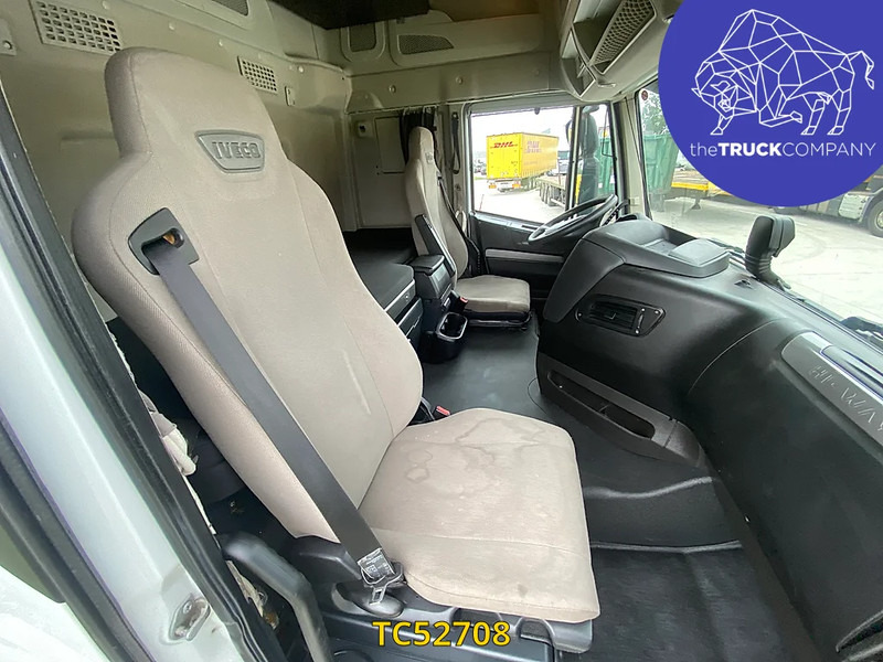 Iveco Stralis - Tenteli kamyon: fotoğraf 5 Iveco Stralis - Tenteli kamyon: fotoğraf 5