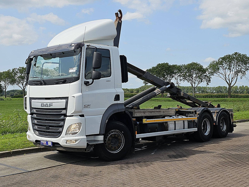 DAF CF 460 AJK 20 ton hooklift - Kancalı yükleyici kamyon: fotoğraf 2 DAF CF 460 AJK 20 ton hooklift - Kancalı yükleyici kamyon: fotoğraf 2