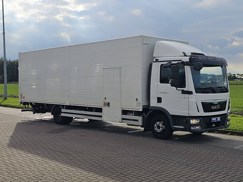 MAN 12.220 TGL SIDE DOOR LIFT AIRCO - Kapalı kasa kamyon: fotoğraf 5 MAN 12.220 TGL SIDE DOOR LIFT AIRCO - Kapalı kasa kamyon: fotoğraf 5