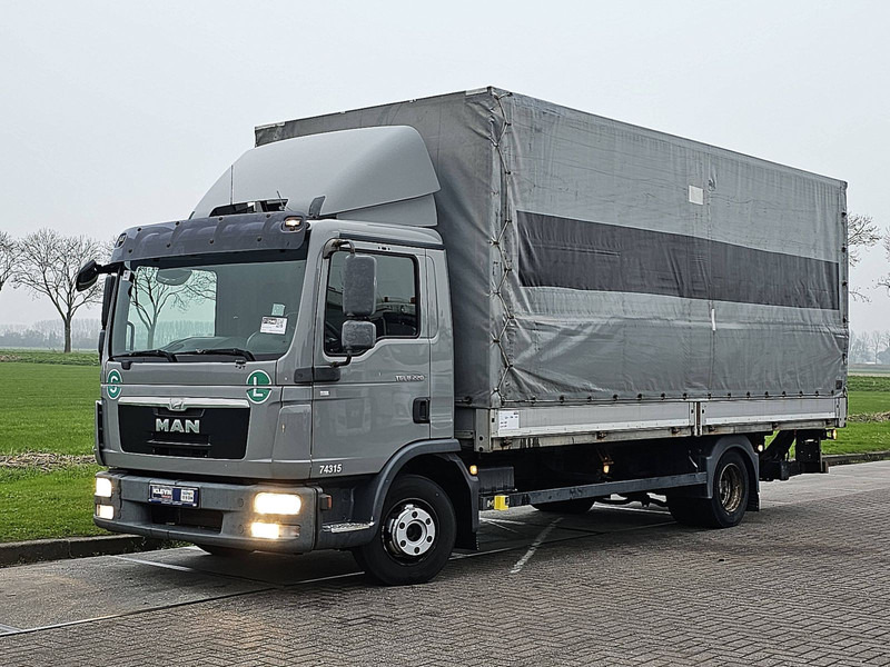 MAN 8.220 TGL MANUAL LIFT AIRCO - Tenteli kamyon: fotoğraf 2 MAN 8.220 TGL MANUAL LIFT AIRCO - Tenteli kamyon: fotoğraf 2