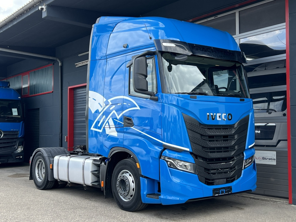 Iveco S-WAY AS440S48 Stralis Intarder 2x Kühlschrank - Çekici: fotoğraf 1 Iveco S-WAY AS440S48 Stralis Intarder 2x Kühlschrank - Çekici: fotoğraf 1