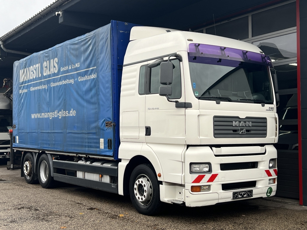 MAN TGA 26.440 6x2 LL Retarder Kran Palfinger 20002 - Tenteli kamyon, Vinçli kamyon: fotoğraf 1 MAN TGA 26.440 6x2 LL Retarder Kran Palfinger 20002 - Tenteli kamyon, Vinçli kamyon: fotoğraf 1