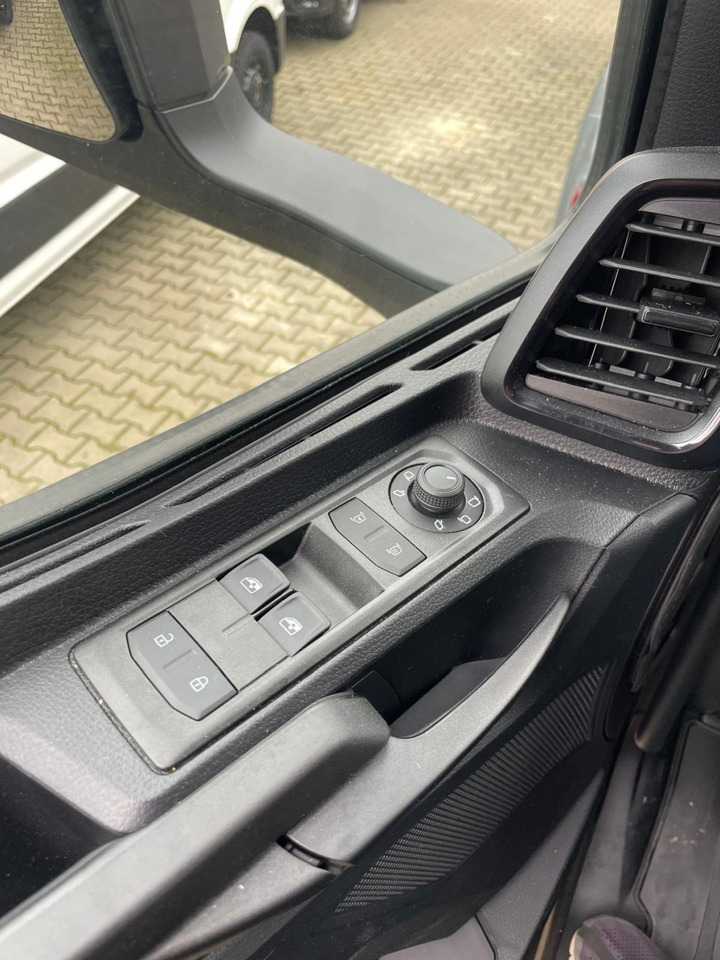 MAN TGM 12.290 Klimaauto. NAVI 7,9 Koffer+LBW Unfall - Kapalı kasa kamyon: fotoğraf 4 MAN TGM 12.290 Klimaauto. NAVI 7,9 Koffer+LBW Unfall - Kapalı kasa kamyon: fotoğraf 4