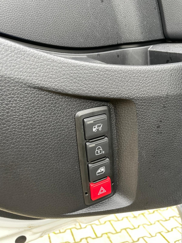 MAN TGM 12.290 Klimaauto. NAVI 7,9 Koffer+LBW Unfall - Kapalı kasa kamyon: fotoğraf 5 MAN TGM 12.290 Klimaauto. NAVI 7,9 Koffer+LBW Unfall - Kapalı kasa kamyon: fotoğraf 5