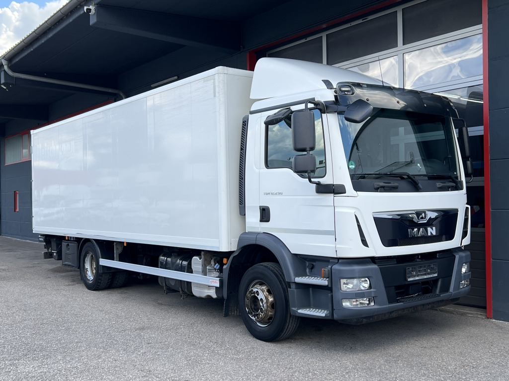 MAN TGM 12.290 Klimaautomatik NAVI Kamera 7m+LBW AHK - Kapalı kasa kamyon: fotoğraf 1 MAN TGM 12.290 Klimaautomatik NAVI Kamera 7m+LBW AHK - Kapalı kasa kamyon: fotoğraf 1