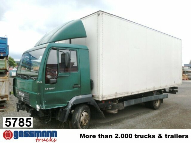 MAN L33 8.180 C 4x2, Unfallfahrzeug mit - Kapalı kasa kamyon: fotoğraf 1 MAN L33 8.180 C 4x2, Unfallfahrzeug mit - Kapalı kasa kamyon: fotoğraf 1