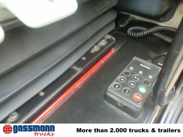 MAN L35 10.163 4x2 - Kapalı kasa kamyon: fotoğraf 3 MAN L35 10.163 4x2 - Kapalı kasa kamyon: fotoğraf 3