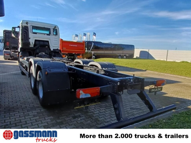 MAN TGS 33.440 6x6 BB CH, Hohe Bauart, Nebenantrieb - Şasi kamyon: fotoğraf 4 MAN TGS 33.440 6x6 BB CH, Hohe Bauart, Nebenantrieb - Şasi kamyon: fotoğraf 4