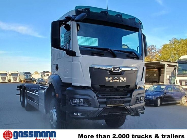 MAN TGS 33.440 6x6 BB CH, Hohe Bauart, Nebenantrieb - Şasi kamyon: fotoğraf 3 MAN TGS 33.440 6x6 BB CH, Hohe Bauart, Nebenantrieb - Şasi kamyon: fotoğraf 3