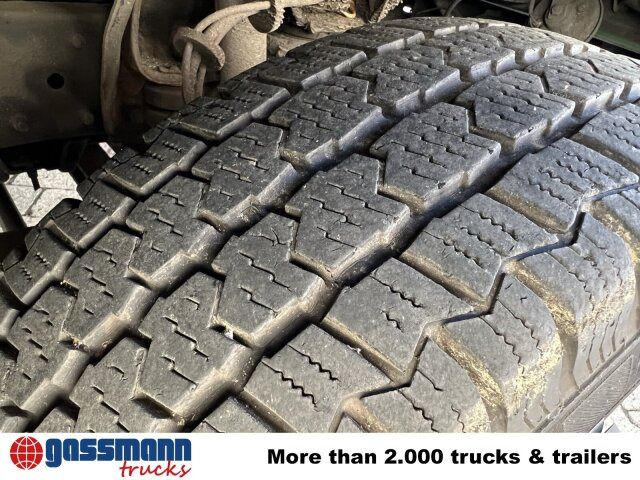 Mercedes-Benz 711 D-KA 4x2, Standklima, 11-Sitze, 2 x on stock - Minibüs, Minivan: fotoğraf 2 Mercedes-Benz 711 D-KA 4x2, Standklima, 11-Sitze, 2 x on stock - Minibüs, Minivan: fotoğraf 2