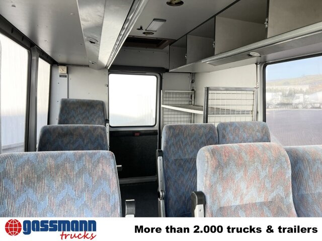 Mercedes-Benz 711 D-KA 4x2, Standklima, 11-Sitze, 2 x on stock - Minibüs, Minivan: fotoğraf 5 Mercedes-Benz 711 D-KA 4x2, Standklima, 11-Sitze, 2 x on stock - Minibüs, Minivan: fotoğraf 5