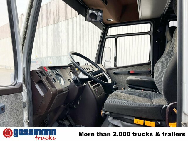 Mercedes-Benz 711 D-KA 4x2, Standklima, 11-Sitze, 2 x on stock - Kapalı kasa kamyon: fotoğraf 3 Mercedes-Benz 711 D-KA 4x2, Standklima, 11-Sitze, 2 x on stock - Kapalı kasa kamyon: fotoğraf 3