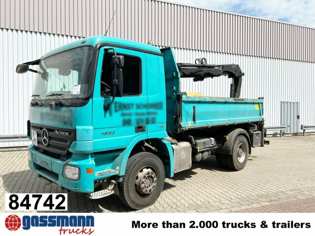 Mercedes-Benz Actros 1832 K 4x2 mit Heckkran Hiab XS 099ES-2 - Damperli kamyon, Vinçli kamyon: fotoğraf 1 Mercedes-Benz Actros 1832 K 4x2 mit Heckkran Hiab XS 099ES-2 - Damperli kamyon, Vinçli kamyon: fotoğraf 1