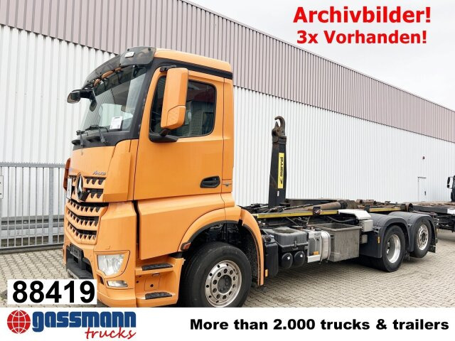 Mercedes-Benz Arocs 2552 L 6x2, Lenk-/Liftachse - Kancalı yükleyici kamyon: fotoğraf 1 Mercedes-Benz Arocs 2552 L 6x2, Lenk-/Liftachse - Kancalı yükleyici kamyon: fotoğraf 1