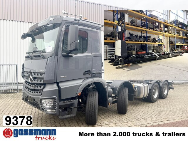Mercedes-Benz Arocs 3251 L 8x4/4, Motorabtrieb - Kancalı yükleyici kamyon: fotoğraf 1 Mercedes-Benz Arocs 3251 L 8x4/4, Motorabtrieb - Kancalı yükleyici kamyon: fotoğraf 1