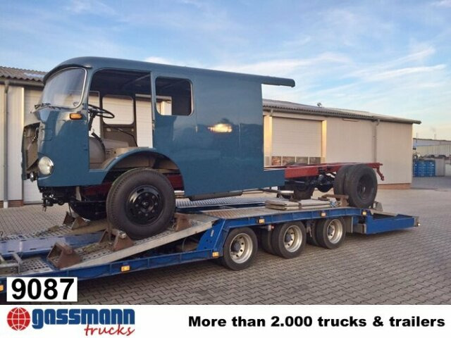 Mercedes-Benz LP710/32, Autotransporter - Araba taşıyıcı kamyon: fotoğraf 1 Mercedes-Benz LP710/32, Autotransporter - Araba taşıyıcı kamyon: fotoğraf 1