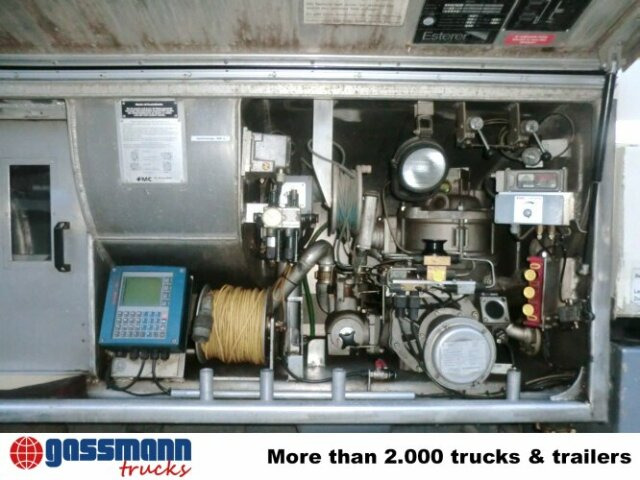 Mercedes-Benz SK 1824 L 4x2, Esterer Tankaufbau ca. 13.100l, 2 - Tanker kamyon: fotoğraf 2 Mercedes-Benz SK 1824 L 4x2, Esterer Tankaufbau ca. 13.100l, 2 - Tanker kamyon: fotoğraf 2