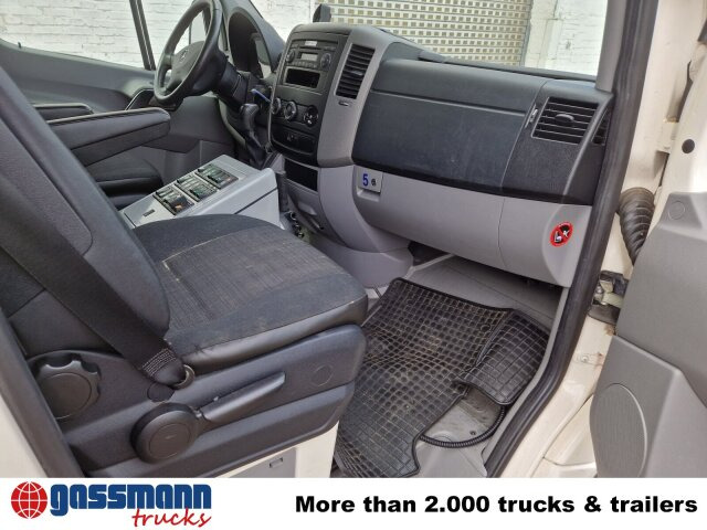 Mercedes-Benz Sprinter 516 CDI 4x2, Rettungswagen - Panelvan: fotoğraf 4 Mercedes-Benz Sprinter 516 CDI 4x2, Rettungswagen - Panelvan: fotoğraf 4