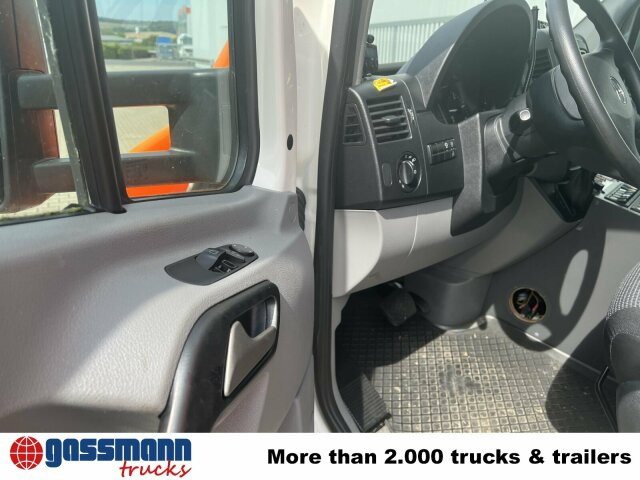 Mercedes-Benz Sprinter 516 CDI 4x2, Rettungswagen, Bi-Xenon - Panelvan: fotoğraf 4 Mercedes-Benz Sprinter 516 CDI 4x2, Rettungswagen, Bi-Xenon - Panelvan: fotoğraf 4