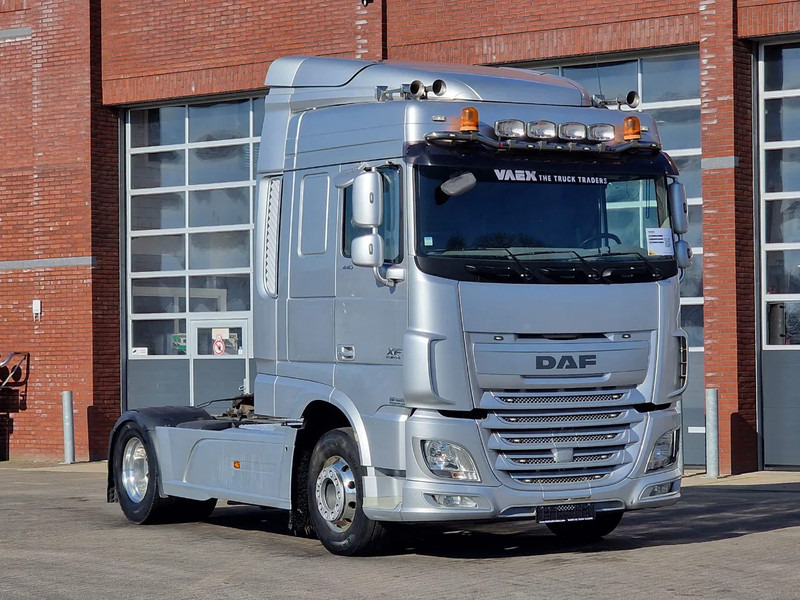 DAF XF 440 SpaceCab 4x2 - Full spoiler - Alloy wheels - Air horn - Light bar - Çekici: fotoğraf 1 DAF XF 440 SpaceCab 4x2 - Full spoiler - Alloy wheels - Air horn - Light bar - Çekici: fotoğraf 1