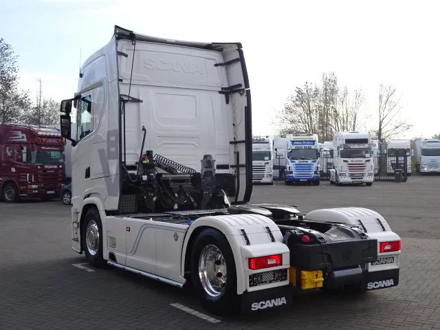 Scania 590S V8 NGS Highline 4x2 - New - Retarder - Leather - Alloy wheels Led - Navi - NEW! - Çekici: fotoğraf 5 Scania 590S V8 NGS Highline 4x2 - New - Retarder - Leather - Alloy wheels Led - Navi - NEW! - Çekici: fotoğraf 5