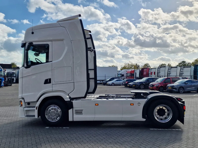 Scania 590S V8 NGS Highline 4x2 - New - Retarder - Leather - Alloy wheels Led - Navi - NEW! - Çekici: fotoğraf 4 Scania 590S V8 NGS Highline 4x2 - New - Retarder - Leather - Alloy wheels Led - Navi - NEW! - Çekici: fotoğraf 4