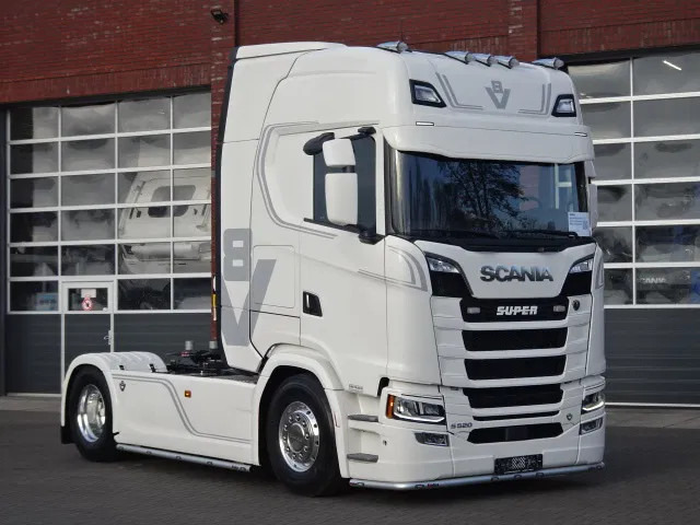 Scania 590S V8 NGS Highline 4x2 - New - Retarder - Leather - Alloy wheels Led - Navi - NEW! - Çekici: fotoğraf 1 Scania 590S V8 NGS Highline 4x2 - New - Retarder - Leather - Alloy wheels Led - Navi - NEW! - Çekici: fotoğraf 1