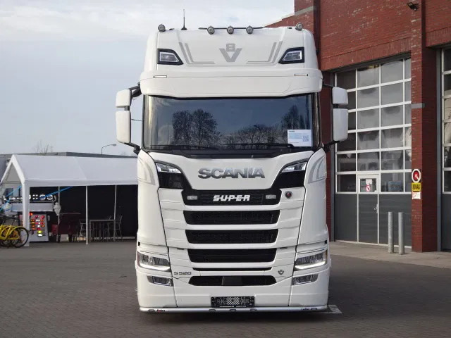 Scania 590S V8 NGS Highline 4x2 - New - Retarder - Leather - Alloy wheels Led - Navi - NEW! - Çekici: fotoğraf 2 Scania 590S V8 NGS Highline 4x2 - New - Retarder - Leather - Alloy wheels Led - Navi - NEW! - Çekici: fotoğraf 2