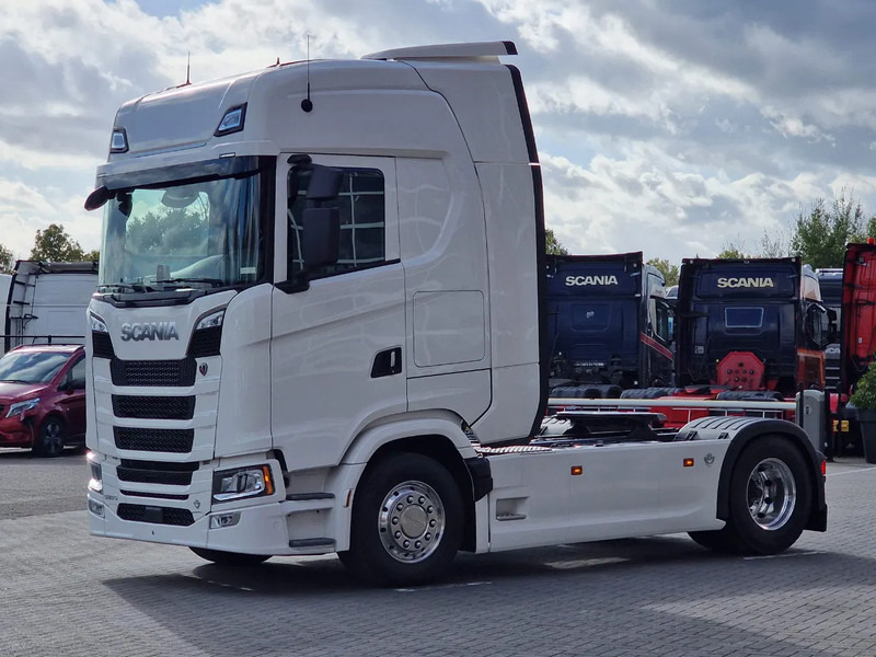 Scania 590S V8 NGS Highline 4x2 - New - Retarder - Leather - Alloy wheels Led - Navi - NEW! - Çekici: fotoğraf 3 Scania 590S V8 NGS Highline 4x2 - New - Retarder - Leather - Alloy wheels Led - Navi - NEW! - Çekici: fotoğraf 3