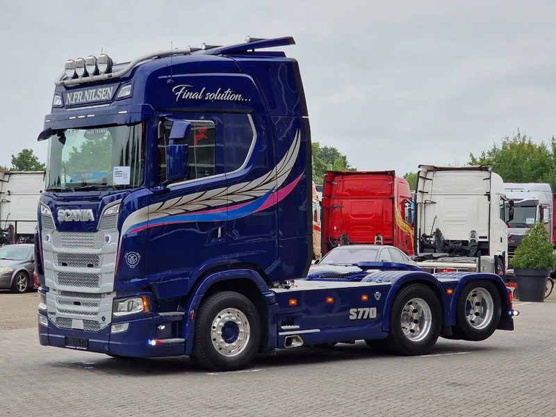 Scania 770S V8 NGS Highline 6x2 - Show truck - Special paint - Custom interior - Retarder - Full air - Night clima - Çekici: fotoğraf 3 Scania 770S V8 NGS Highline 6x2 - Show truck - Special paint - Custom interior - Retarder - Full air - Night clima - Çekici: fotoğraf 3