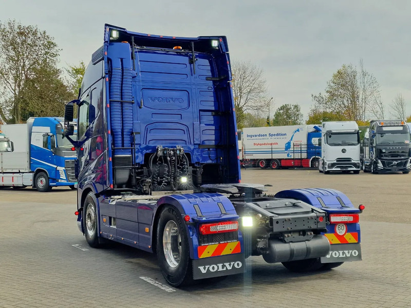 Volvo FH 13.500 Globetrotter 4x2 - Full air - Bull bar - Leather - Fridge - Lightbar - Çekici: fotoğraf 5 Volvo FH 13.500 Globetrotter 4x2 - Full air - Bull bar - Leather - Fridge - Lightbar - Çekici: fotoğraf 5
