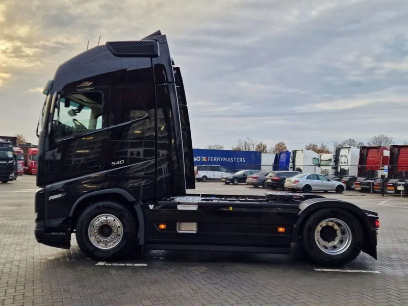 Volvo FH 13.500 Globetrotter XL 4x2 - NEW - Full spec - I parkcool - Full air - - Çekici: fotoğraf 3 Volvo FH 13.500 Globetrotter XL 4x2 - NEW - Full spec - I parkcool - Full air - - Çekici: fotoğraf 3