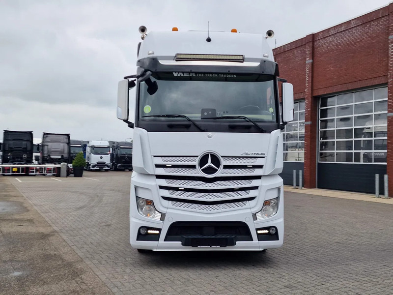 Mercedes-Benz Actros 1942 4x2 - Box with Loadlift - Full air + Pacton Trailer Loadlift - Heating system - Kapalı kasa kamyon: fotoğraf 2 Mercedes-Benz Actros 1942 4x2 - Box with Loadlift - Full air + Pacton Trailer Loadlift - Heating system - Kapalı kasa kamyon: fotoğraf 2
