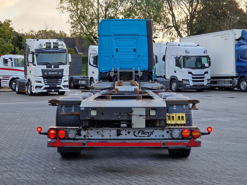 Mercedes-Benz Actros 2553 6x2 - BDF - Retarder - 4.90 WB - Full air + Fliegl trailer 2017 finansal kiralama Mercedes-Benz Actros 2553 6x2 - BDF - Retarder - 4.90 WB - Full air + Fliegl trailer 2017: fotoğraf 6