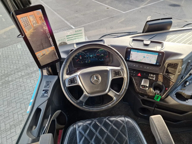 Mercedes-Benz Actros 2553 6x2 - BDF - Retarder - 4.90 WB - Full air + Fliegl trailer 2017 finansal kiralama Mercedes-Benz Actros 2553 6x2 - BDF - Retarder - 4.90 WB - Full air + Fliegl trailer 2017: fotoğraf 11